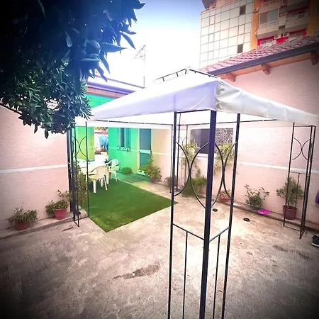 Apartment Family With Garden Parking Included 3 Min From Main Square *