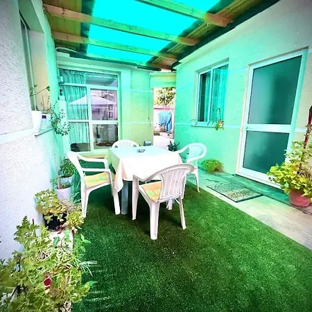 Family With Garden Parking Included 3 Min From Main Square 地拉那